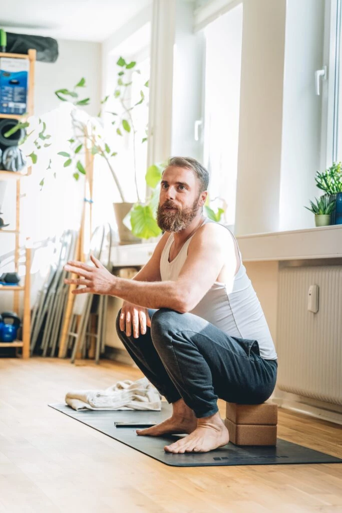 Nicolas Rockland i Yoga Prehab Studiet